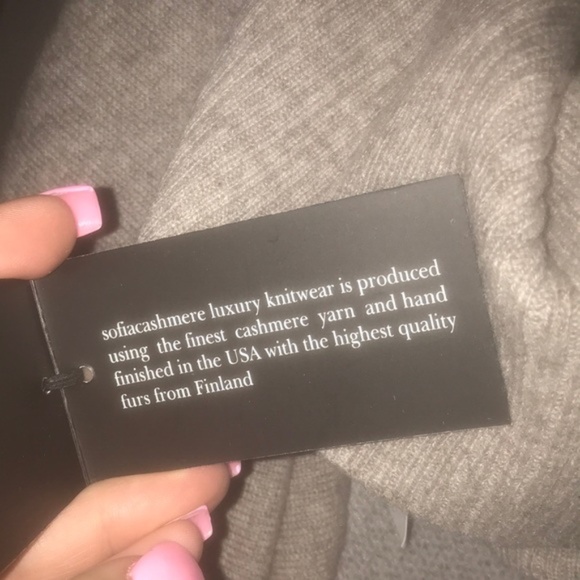 SOFIA CASHMERE TURTLENECK SWEATER PONCHO FOX FUR TRIM - Picture 8 of 10